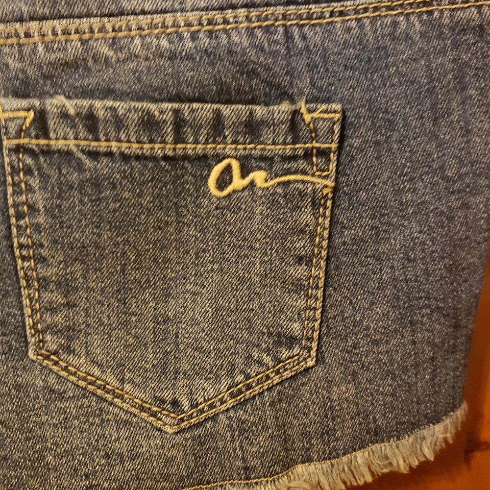 American Rag Low Rise Shorts Size 1 - Picture 4 of 10